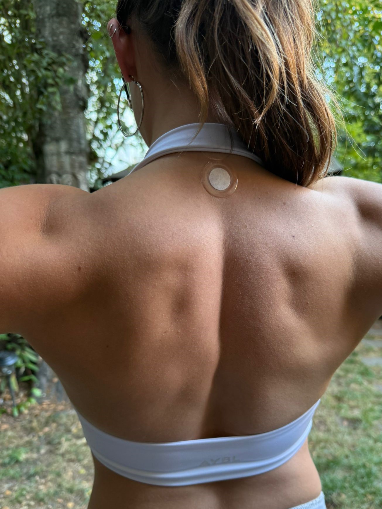 Anwendung eines Photonen-Pflasters im Nackenbereich